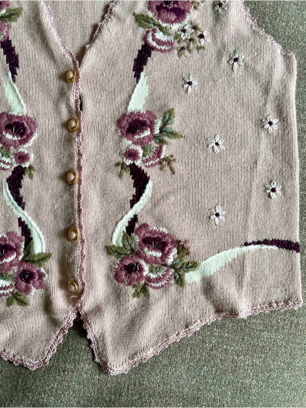 Cottagecore sweater vest - Picture 9 of 9